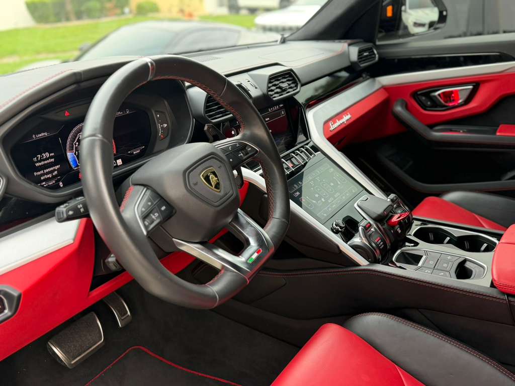 2022 Lamborghini Urus