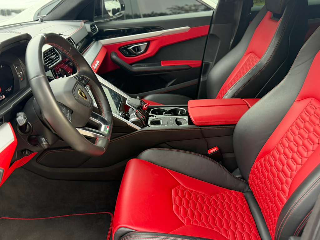 2022 Lamborghini Urus