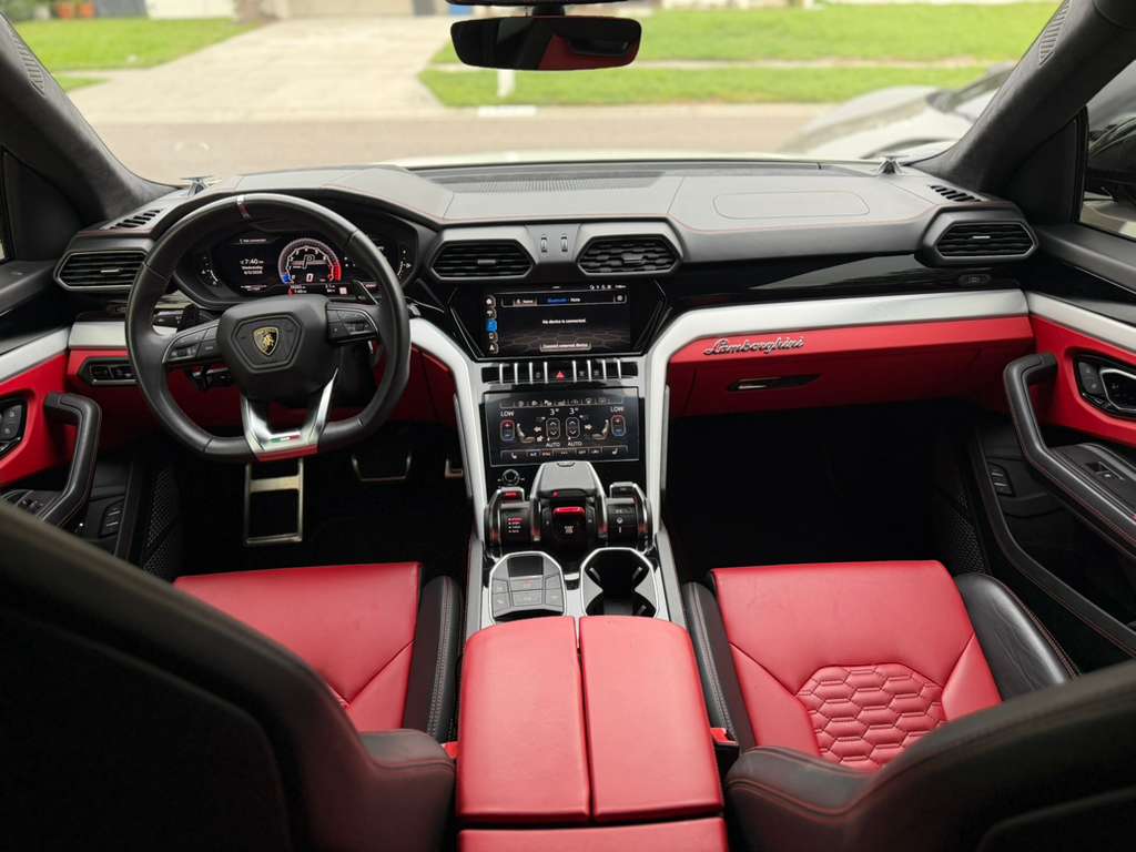 2022 Lamborghini Urus
